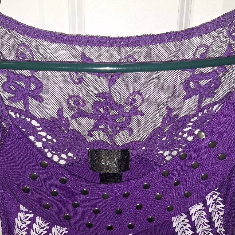A Step in Style boho purple v shaped lacy top capped sleeve dress in a 3XL. - Picture 8 of 8